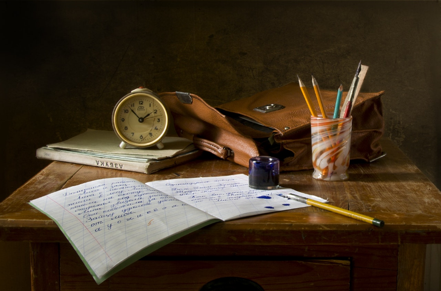 Behind-the-Scenes of My Creative Process as a Professional Article Writer