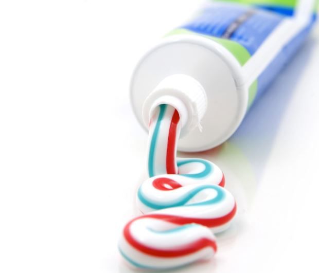 Pregnancy test at home with Toothpaste