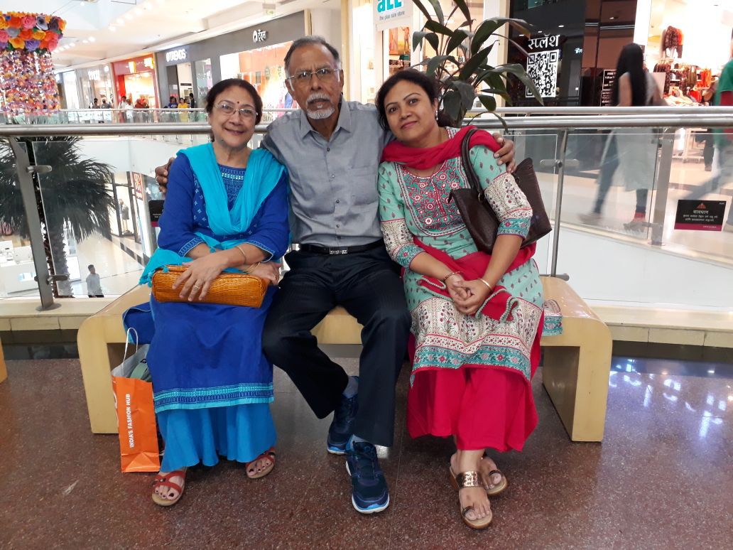 susmita with parents