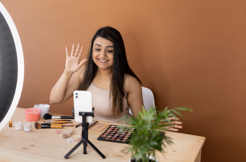 Social media influencers success tips in Hindi, Social media influencers kaise bane, Becoming successful social media influencer, How to become a successful social media influencer